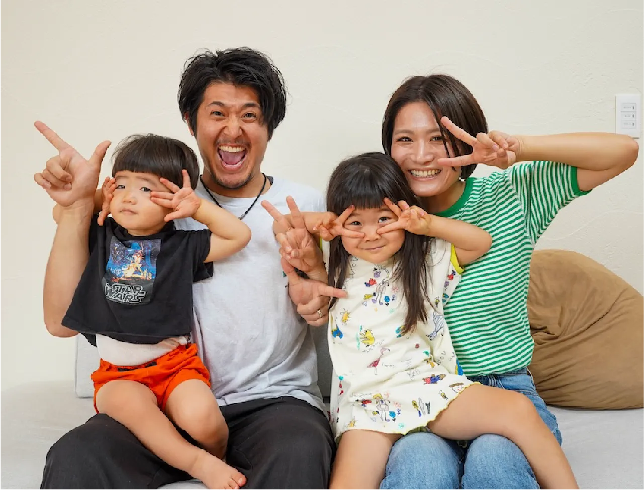 笑顔の家族写真